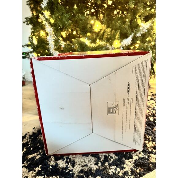 NIB 2005 Gemmy Animated Christmas Table Top 11" Snow Globe With Music & Lights - Picture 7 of 11